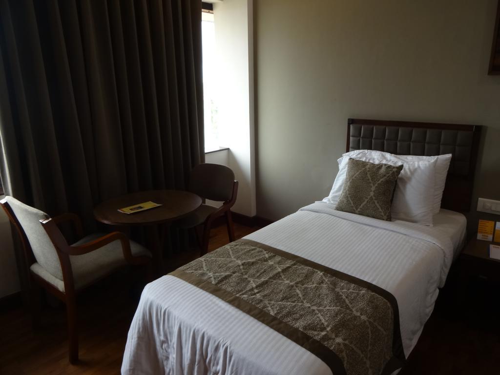 Keys Select By Lemon Tree Hotels, Malabar Gate, Kozhikode Exterior photo